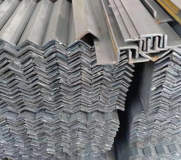 �˹�ɽ�ȱ߽Ǹ�